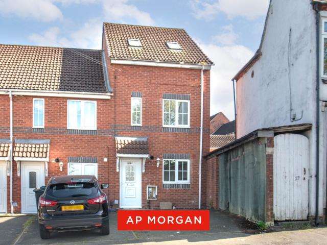 4 bed end of terrace house to rent in Talbot Street, Stourbridge, DY9