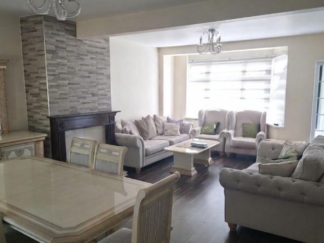 4 bed end terrace to rent Larmans Road, Enfield EN3