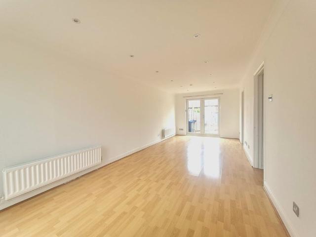 4 Bed End Terrace, Cottongrass Close, CR0
