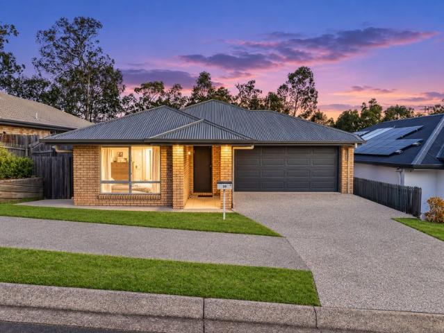 545sqm Family Home With Large Entertaining Area!