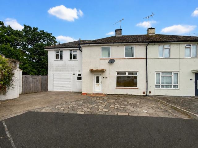 4 Bed For Sale in Leigh on sea
