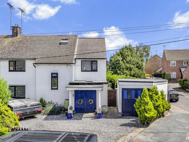 4 Bed For Sale in Southend on sea
