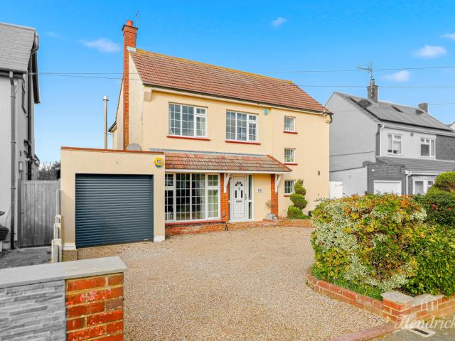 4 Bed For Sale in Southend on sea