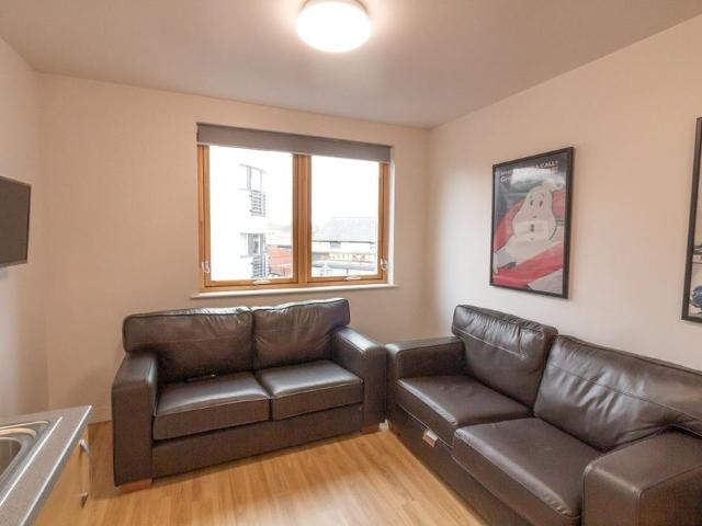 4 Bed Flat, Mulberry Court, SO14