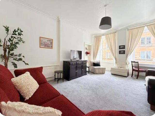4 Bed Flat, Montague St, EH8