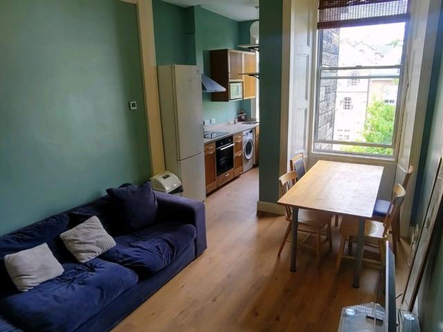 4 Bed flat Morningside, £2800/month