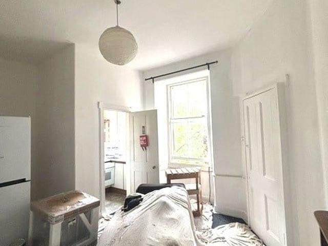 4 Bed Flat, Argyle Place, EH9