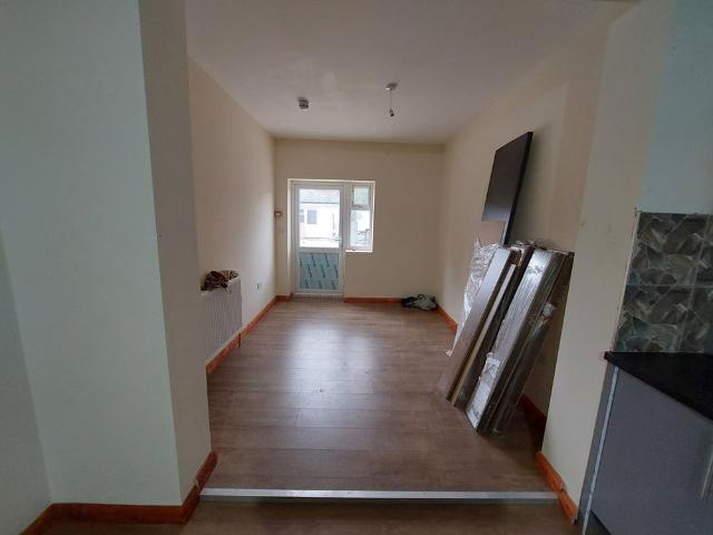 4 Bed Flat, Ashburton Avenue, IG3