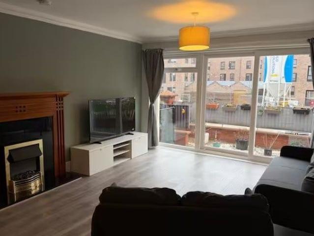 4 Bed Flat, Comelypark St, G31