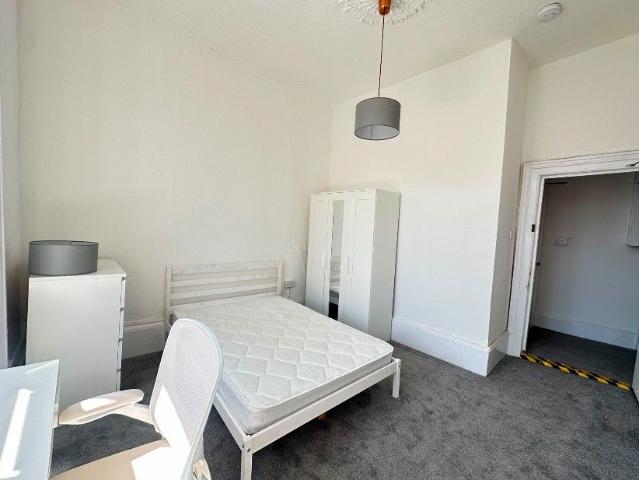 4 Bed Flat, Derby Street, G3