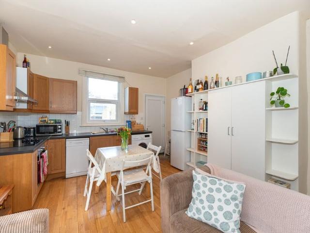 4 Bed Flat, Emmanuel Road, SW12