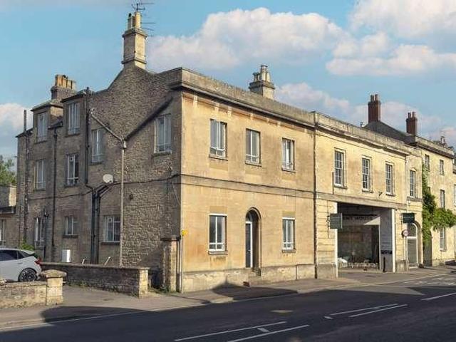4 bed flat for sale