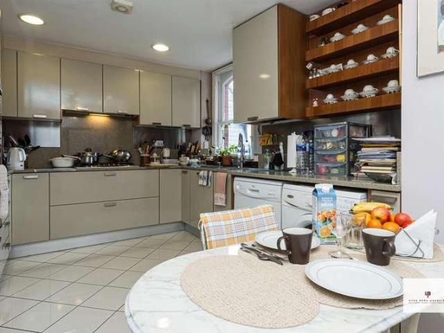4 bed flat for sale
