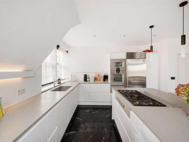 4 bed flat for sale