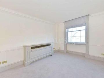 4 bed flat for sale