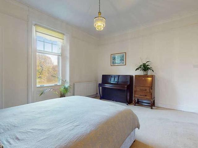 4 bed flat for sale