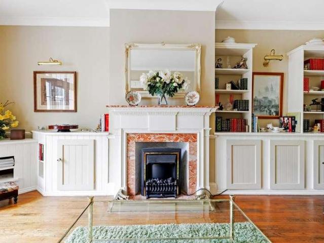 4 bed flat for sale