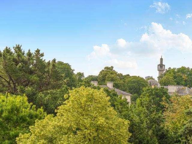 4 bed flat for sale