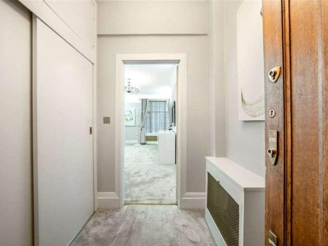 4 bed flat for sale