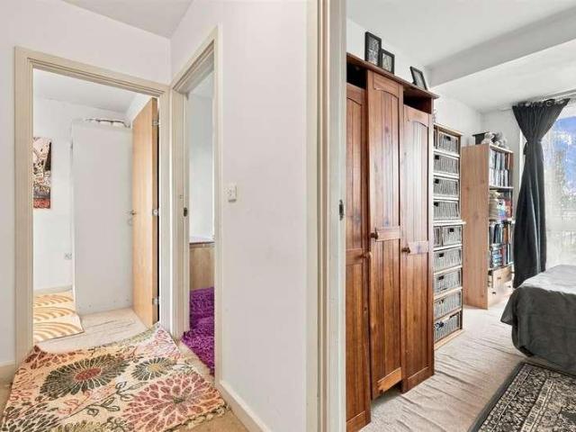 4 bed flat for sale