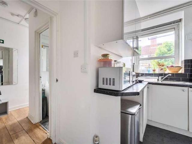 4 bed flat for sale