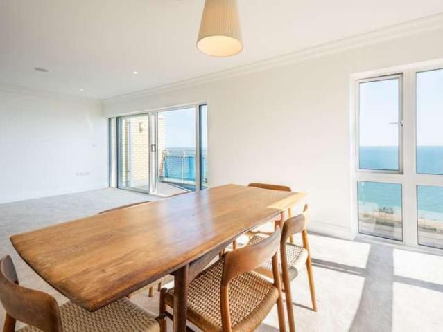 4 bed flat for sale