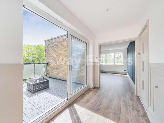 4 bed flat for sale