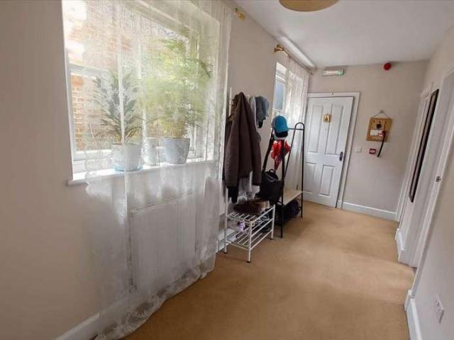 4 bed flat for sale