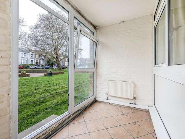 4 bed flat for sale