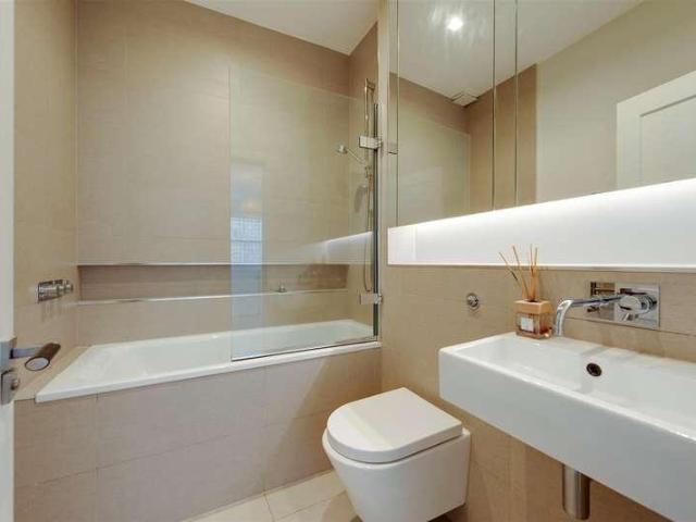 4 bed flat for sale