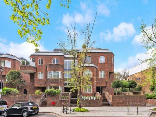 4 bed flat for sale