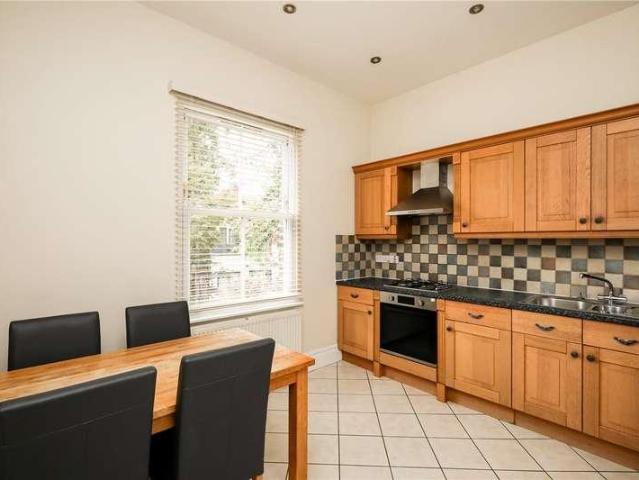 4 bed flat for sale