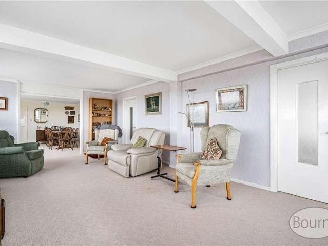 4 bed flat for sale