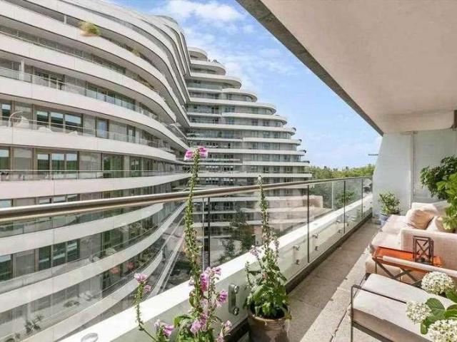 4 bed flat for sale