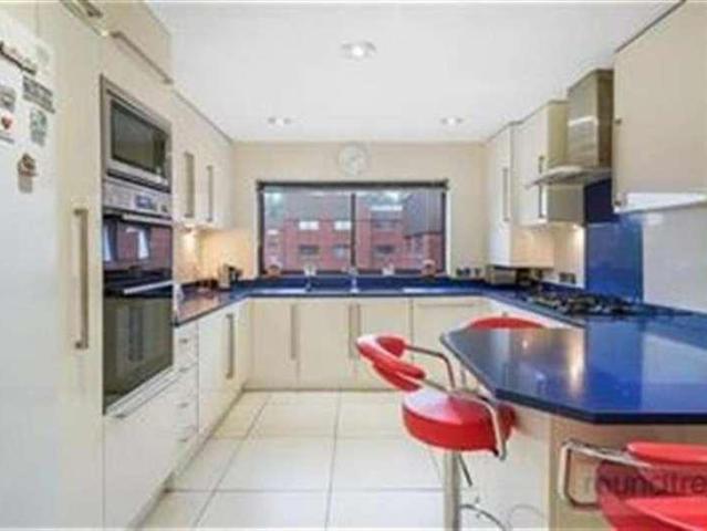 4 bed flat for sale