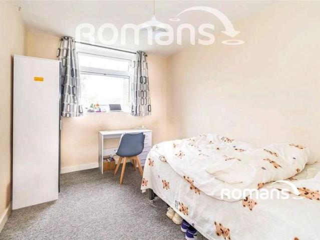 3 bed flat for sale