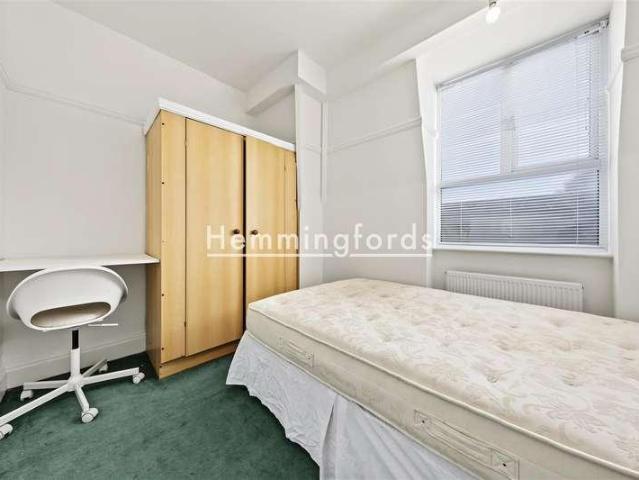 4 bed flat for sale