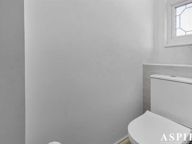 4 bed flat for sale