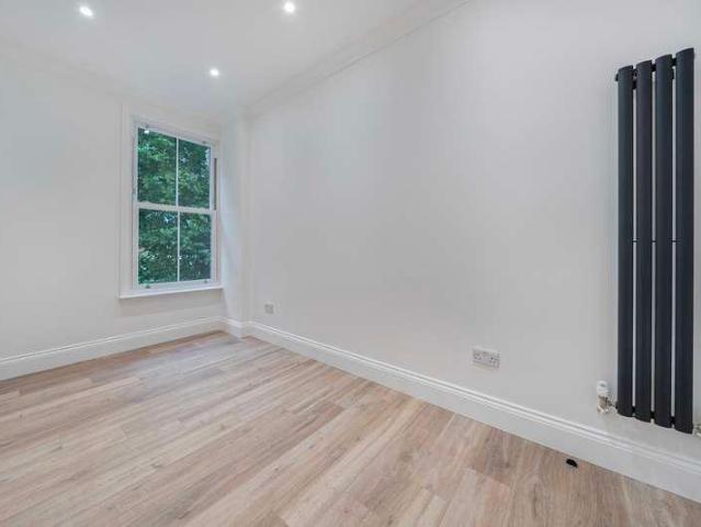 4 bed flat for sale