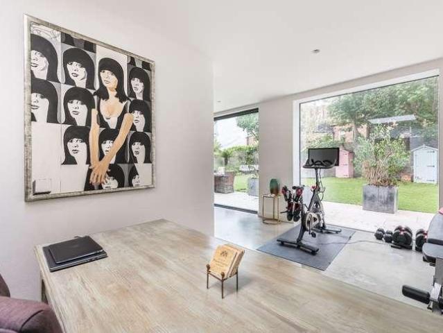 4 bed flat for sale