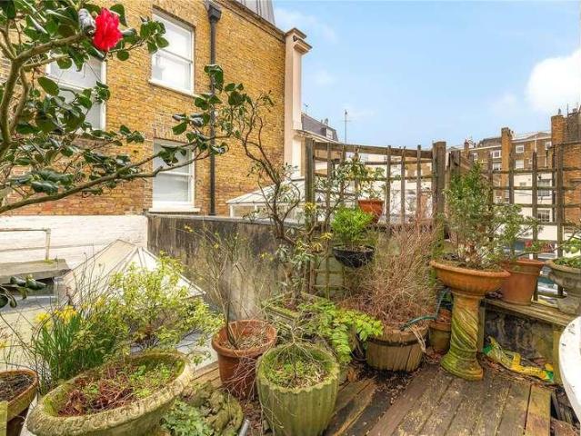 4 bed flat for sale
