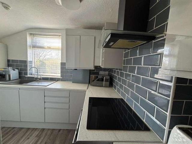 4 bed flat for sale