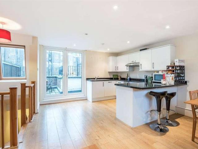 4 bed flat for sale