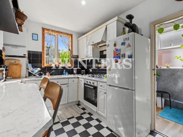 4 bed flat for sale