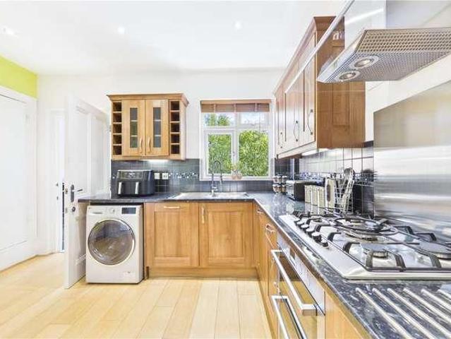 4 bed flat for sale