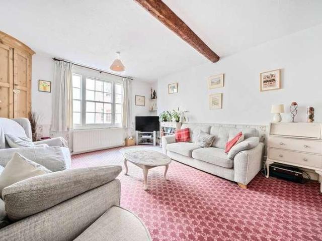 4 bed flat for sale