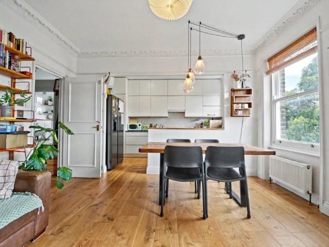 4 bed flat for sale
