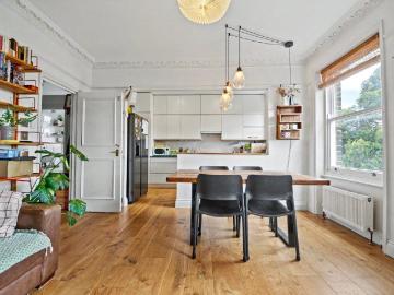 4 bed flat for sale