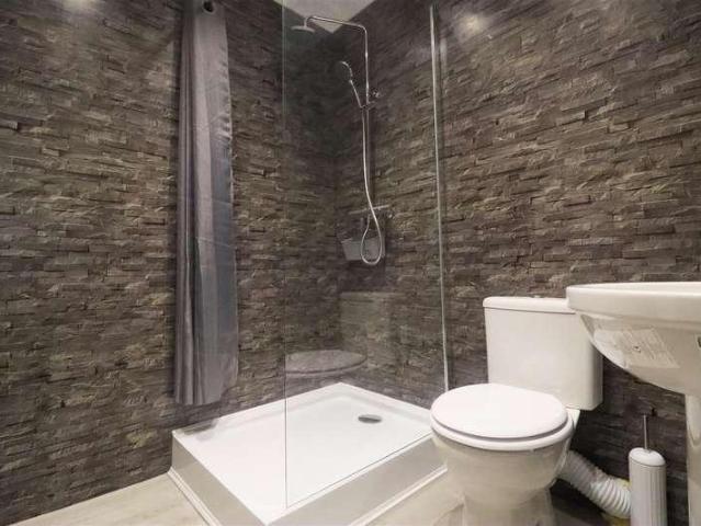 4 bed flat for sale