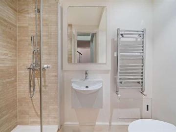 4 bed flat for sale